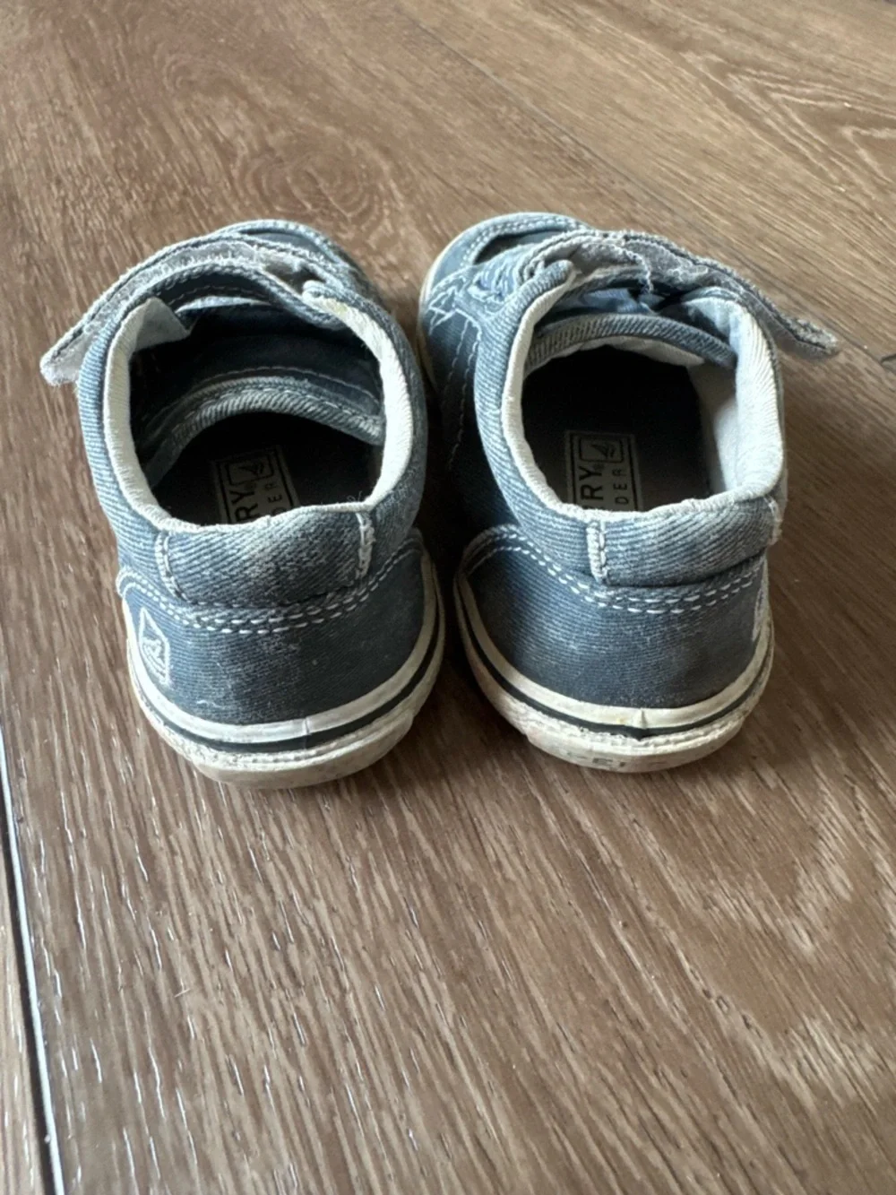 Sperry Kids Gray Canvas Hook-and-Loop Sneakers